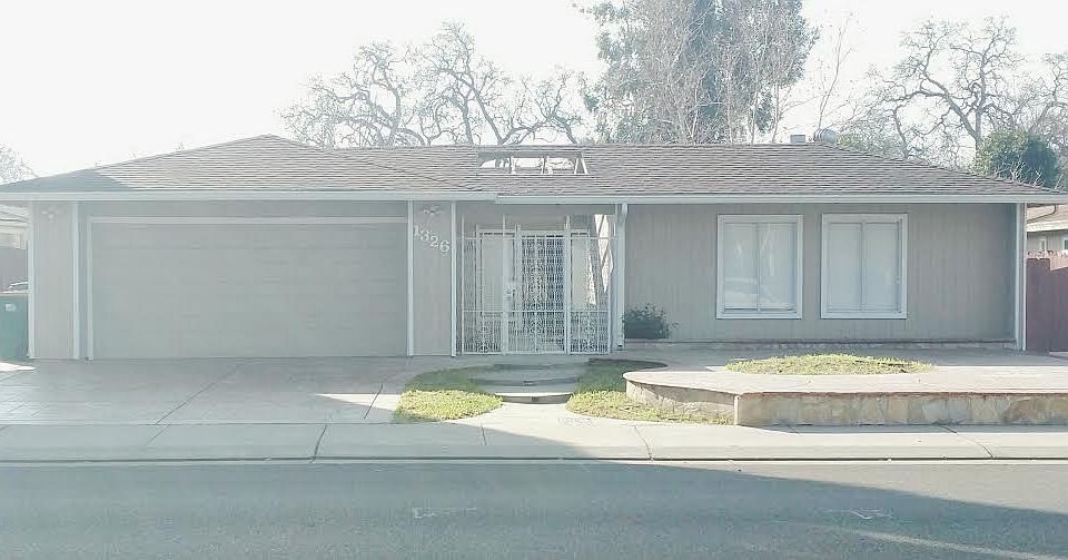 1st image of 1326 Royal Oaks Dr
