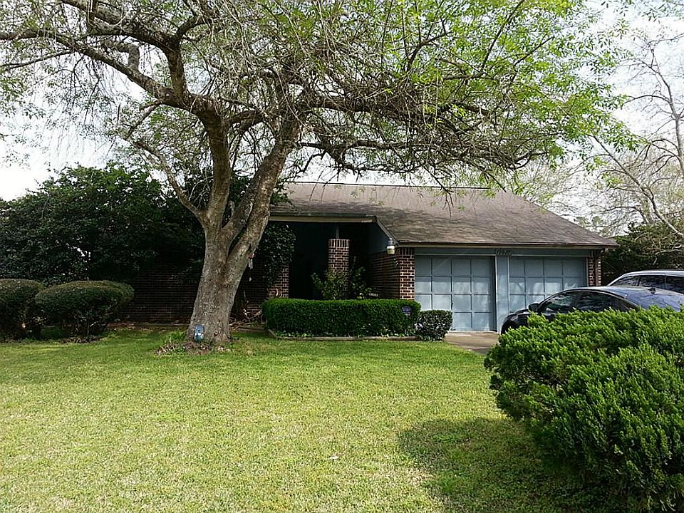 1st image of 17214 Golf Club Dr