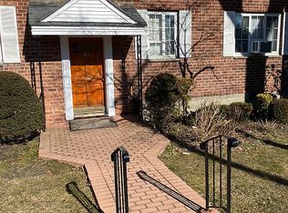 415 W Main St APT 102A, Huntington, NY 11743