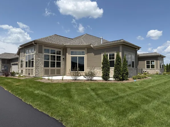 309 Standing Stone DRIVE #23-64, Waukesha, WI 53189