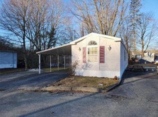 27-8 Woodward Rd, Lincoln, RI 02865
