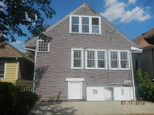 3rd image of 3848 N Newcastle Ave