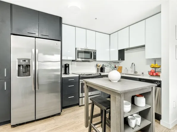 1310 Pensacola St #307, Honolulu, HI 96814