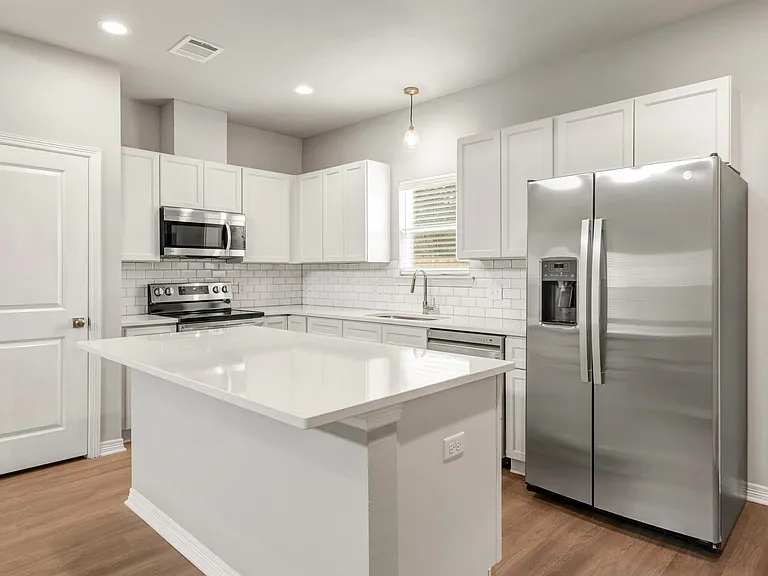 1415 Scott St — Photo 2