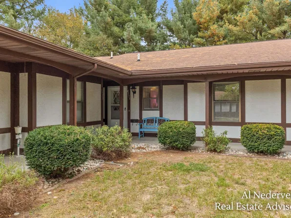 4535 Bekinshire Dr NW, Comstock Park, MI 49321