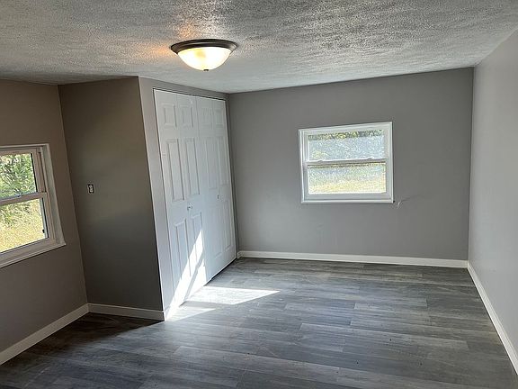 5th image of 813 S 1st St