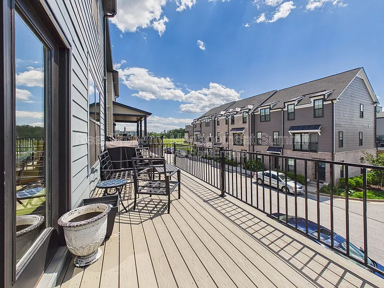 1241 Old Trail Dr — Photo 32
