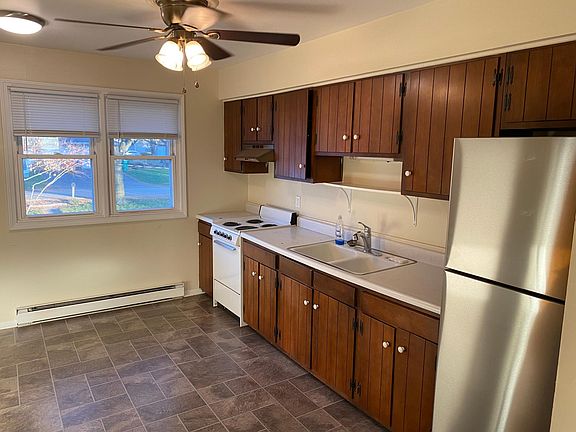 4th image of 275 E Prairie St Unit 2B