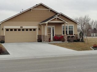 10335 W Lakeland Dr, Garden City, ID 83714