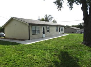 401 W Davis St, Spring Hill, KS 66083