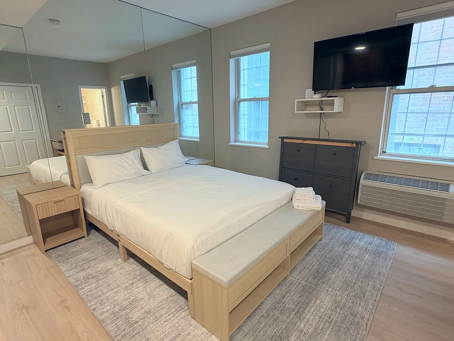 Studio, 272 sqft, $2,100 — Photo 3
