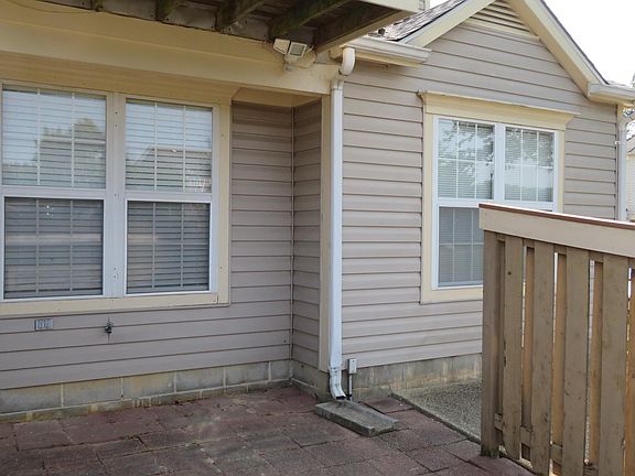 5th image of 46351 Columbus Dr