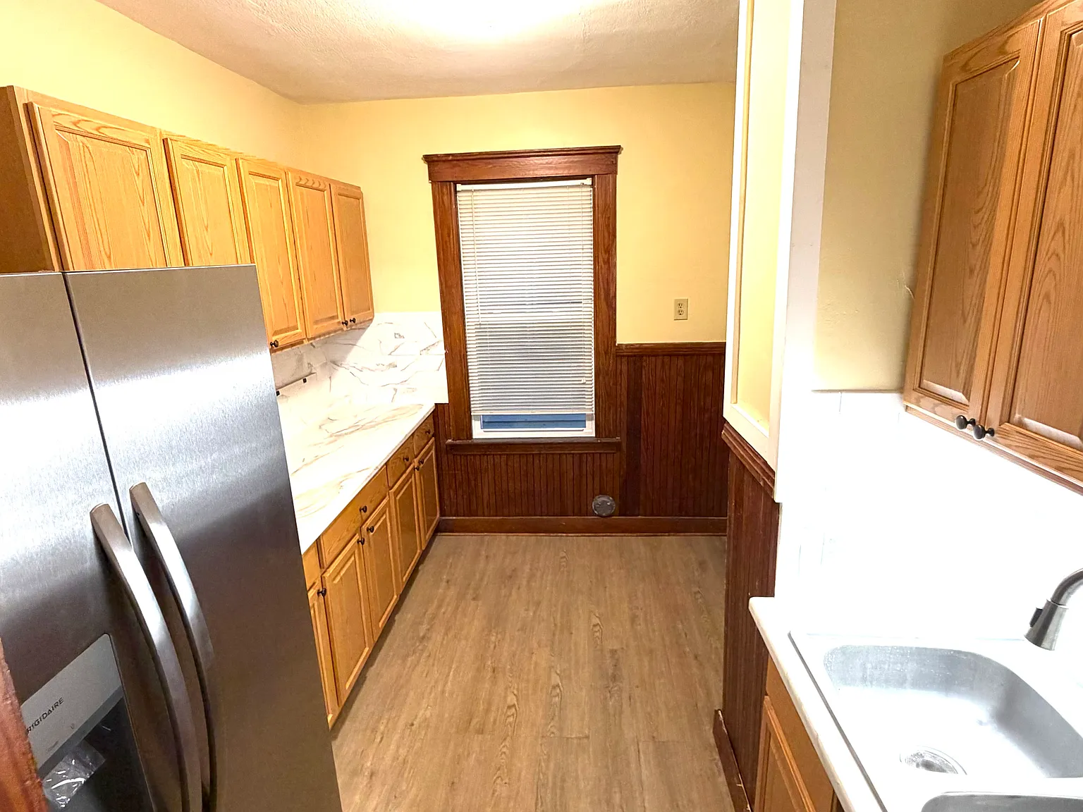3 bed, 1300 sqft, $2,100 — Photo 3
