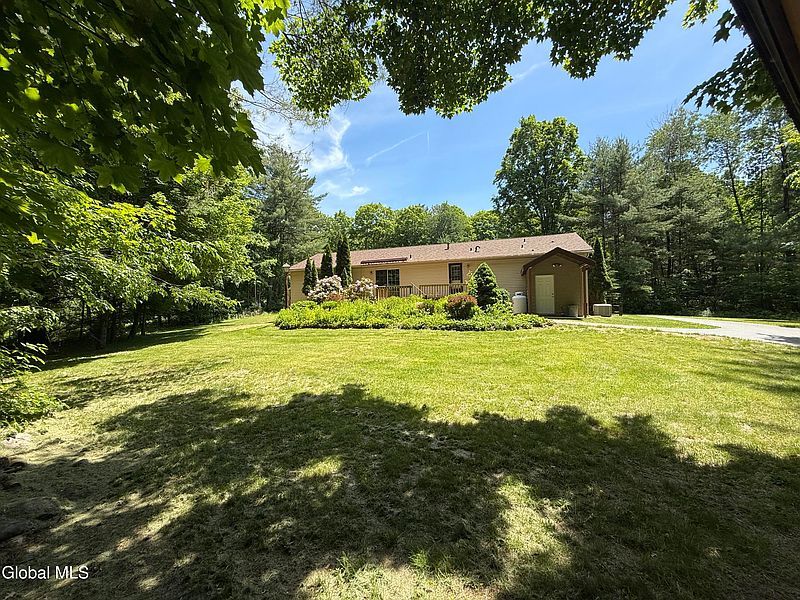 4th image of 371 Lakeview Road