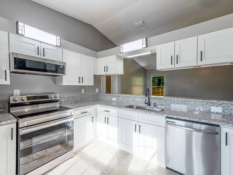 1529 Ibis Dr — Photo 5