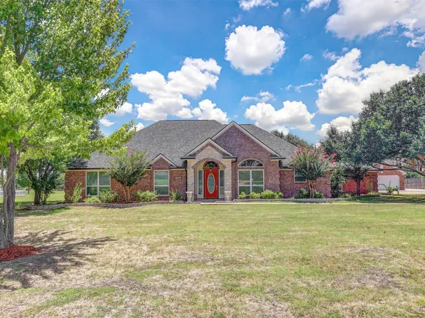 1037 Louisiana Downs Cir, Terrell, TX 75160
