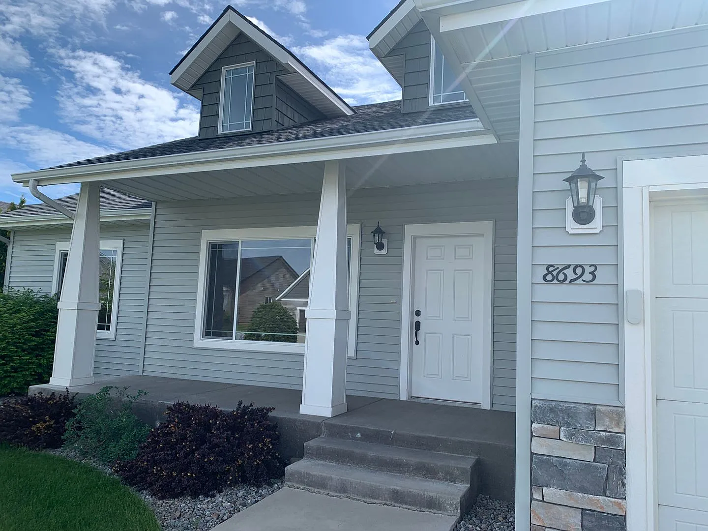 Broadmoore Estates Rancher — Photo 2