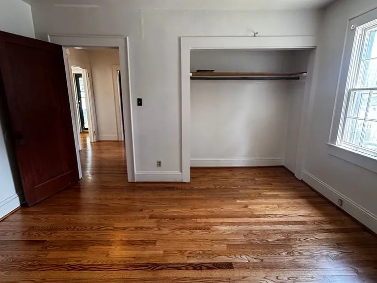 810 Kings Rd — Photo 9