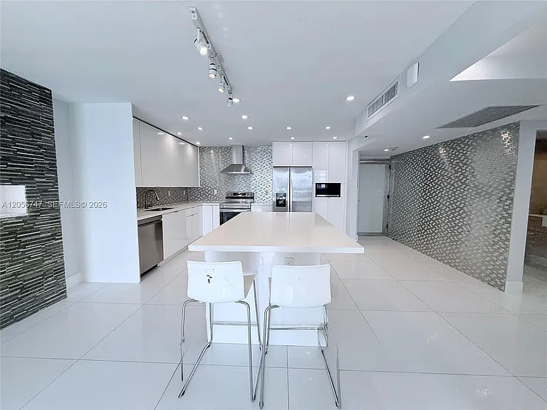19390 Collins Ave #907 — Photo 4