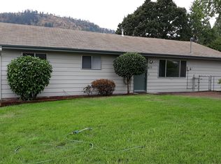 677 SE Thompson Ave, Winston, OR 97496