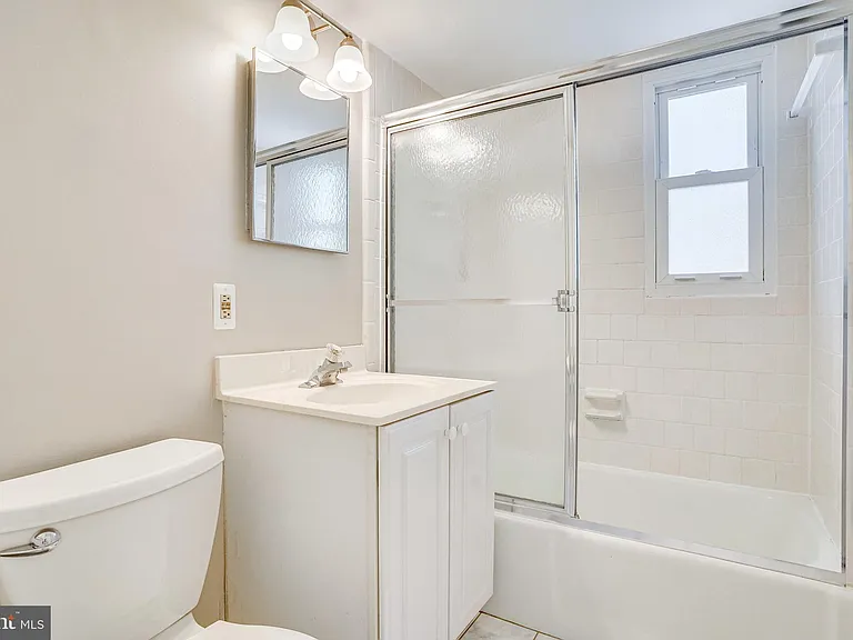 7430 Hastings St — Photo 53