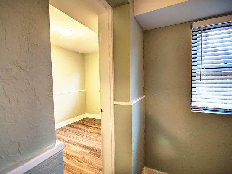 2019 E Pratt St #B — Photo 18