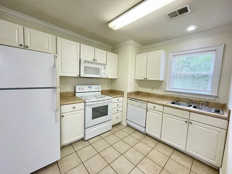 101 Poet Pl — Photo 8