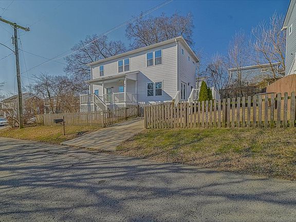 2nd image of 3109 Anderson Pl