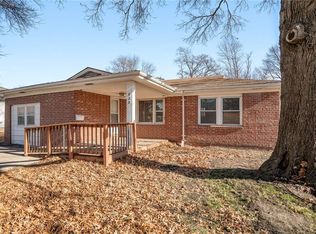 838 S Edgemere Dr, Olathe, KS 66061