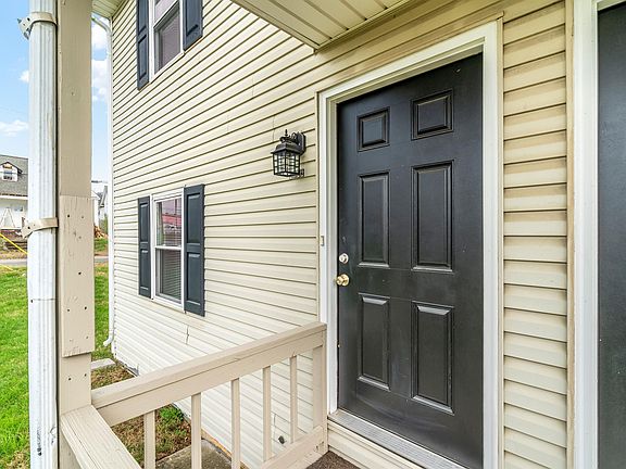 5th image of 2518 McMillan St NE