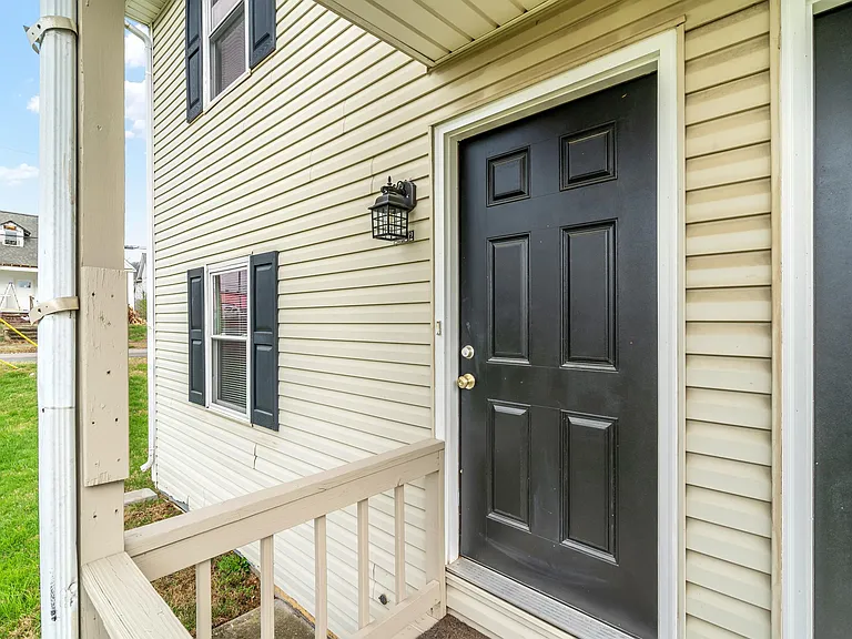 (ACH Cis) McMillan St (Units 1 - 6) - 2518 — Photo 5