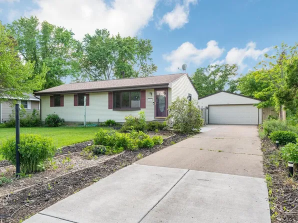 9720 6th St NE, Blaine, MN 55434