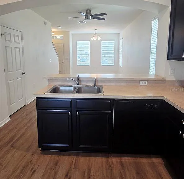 8821 Walnut Gable Ct — Photo 4