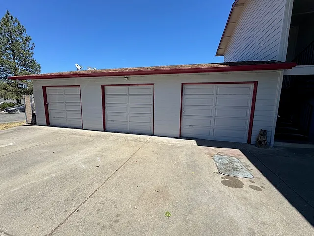 1736 Medart Ln — Photo 17