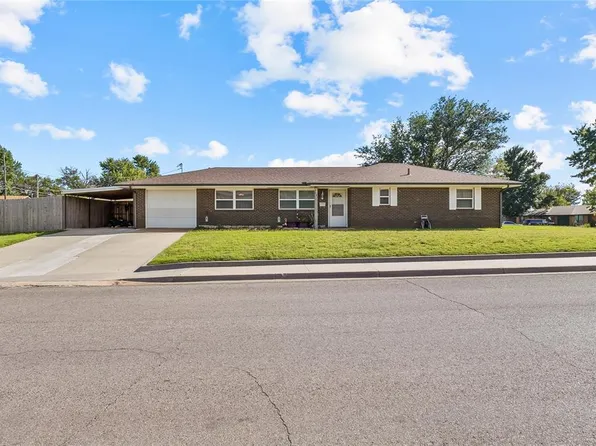718 W Huber Ave, Weatherford, OK 73096