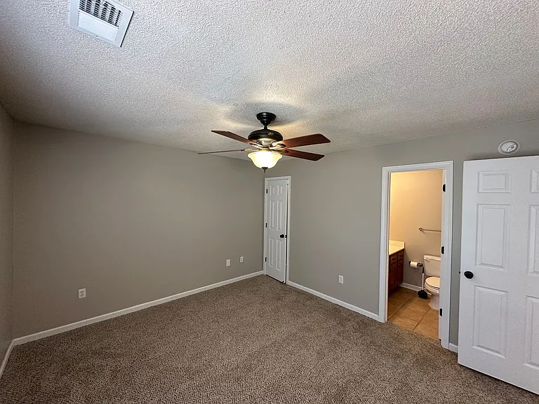10717 Pecan Vw — Photo 11