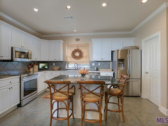 3rd image of 38110 Summerwood Ave