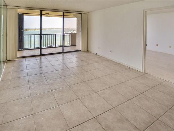 3rd image of 5200 N Flagler Dr APT 2304