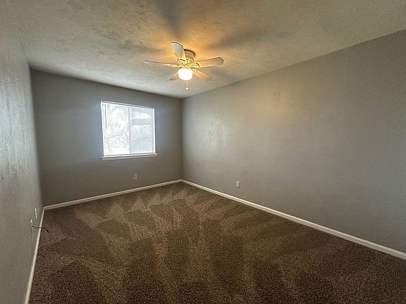 5th image of 1519 Willow Bend Way APT A