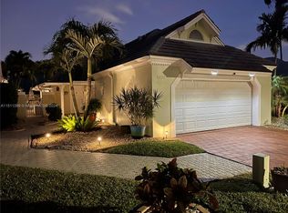 4823 NW 101st Pl, Doral, FL 33178