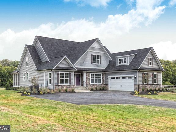 2nd image of 1820 Legacy Ln