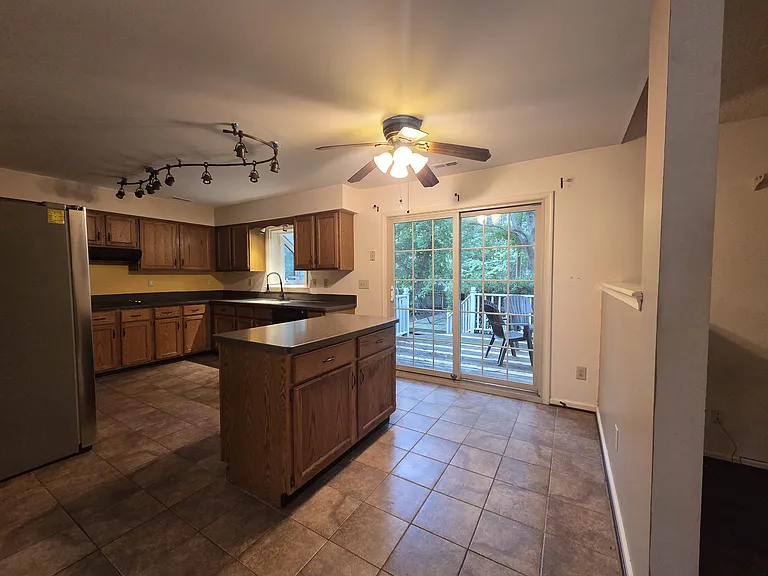 553 Broad Bend Cir — Photo 11