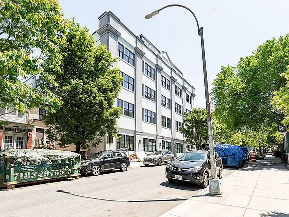 5th image of 255 18th St #163