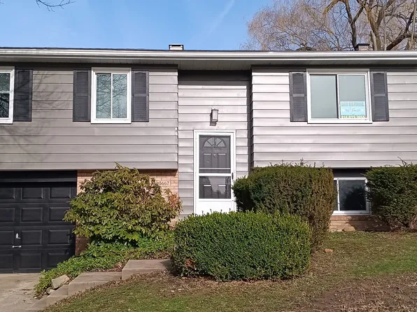 5667 Gardner Dr, Erie, PA 16509