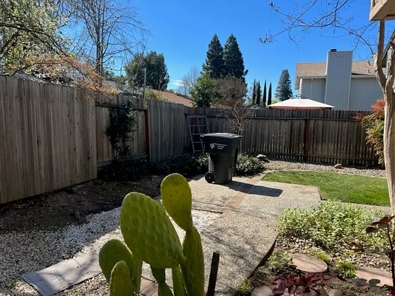 7531 Deltawind Dr — Photo 4