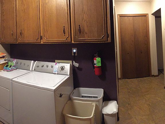 Laundry (Main floor)