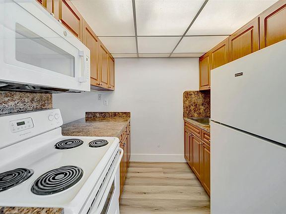 2nd image of 775 SW 9th Ave