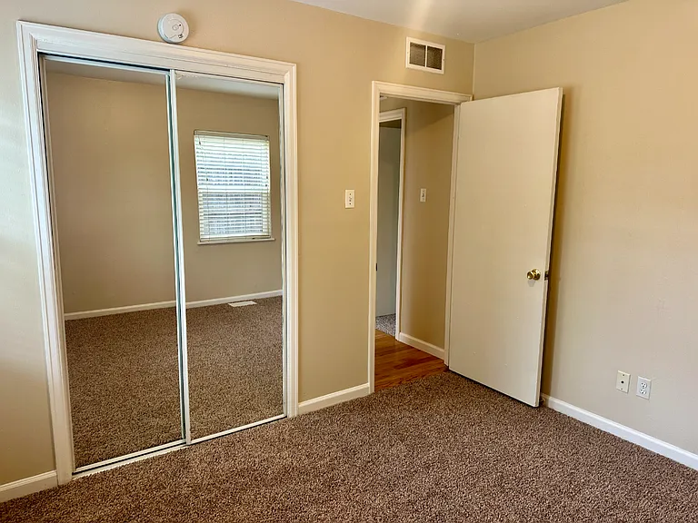 3201 S Eudora St — Photo 10