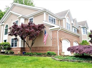 1235 Woodbrook Ct, Reston, VA 20194