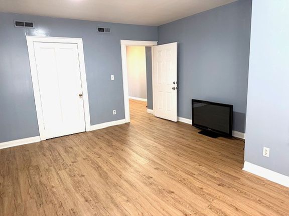 4th image of 5946 N Talman Ave #2